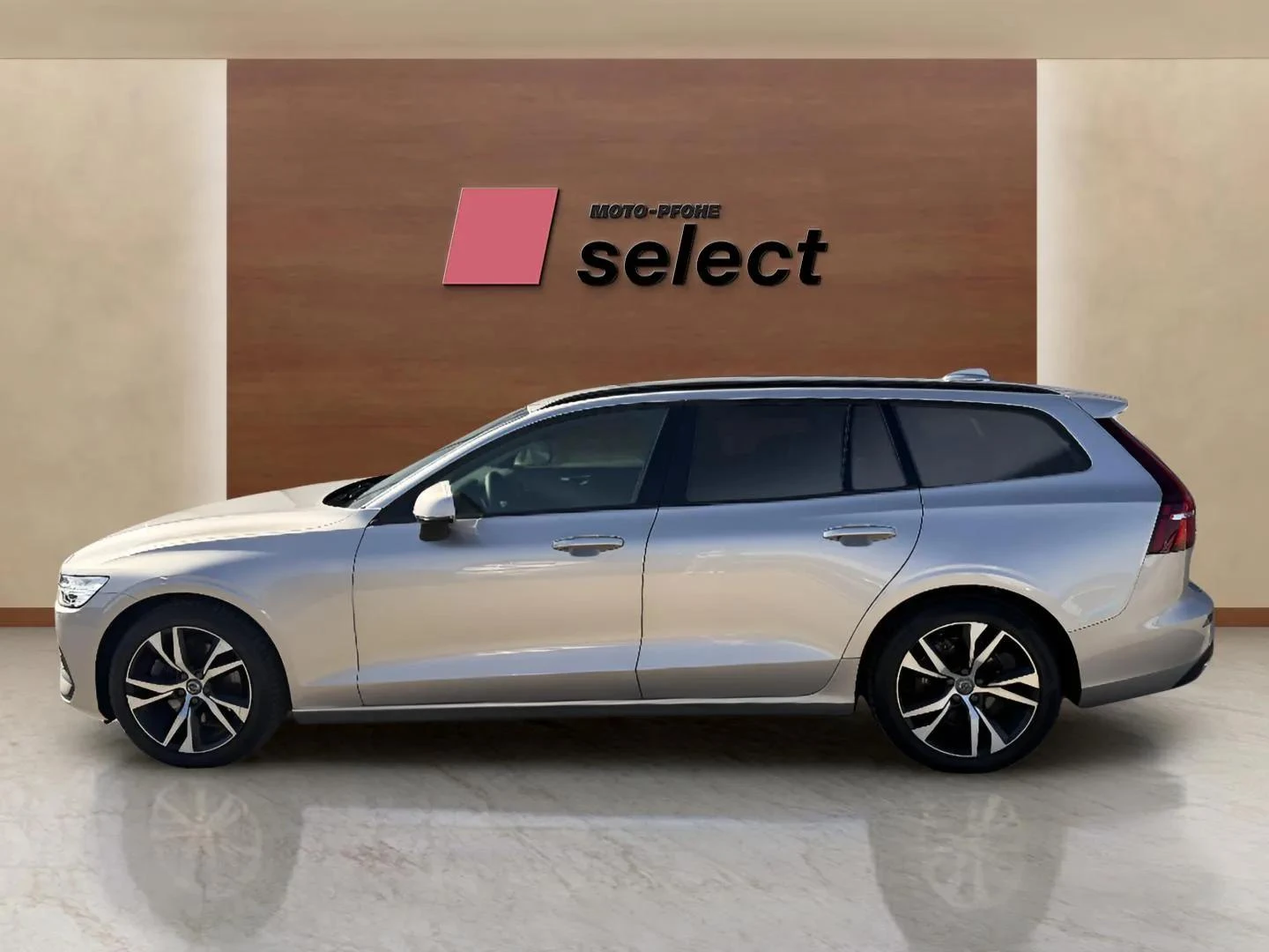Volvo V60 2.0 B4, снимка 8 - Автомобили и джипове - 56639681