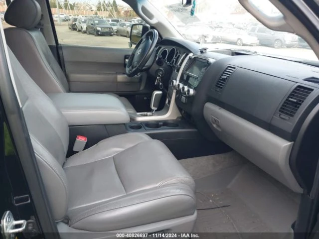 Toyota Sequoia LIMITED AWD - изображение 5