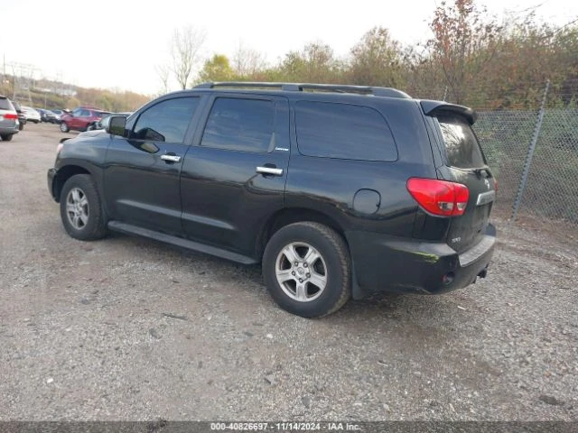 Toyota Sequoia LIMITED AWD - изображение 3