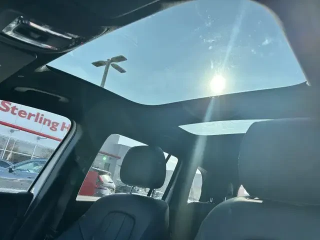 Mercedes-Benz GLB * ФИКСИРАНА ЦЕНА * CARFAX* ОПЦИЯ ЗА ФИНАНСИРАНЕ* , снимка 15 - Автомобили и джипове - 53224011