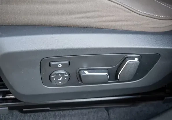 BMW X3 30e xDrive = M-Sport = Premium Гаранция, снимка 5 - Автомобили и джипове - 53874618