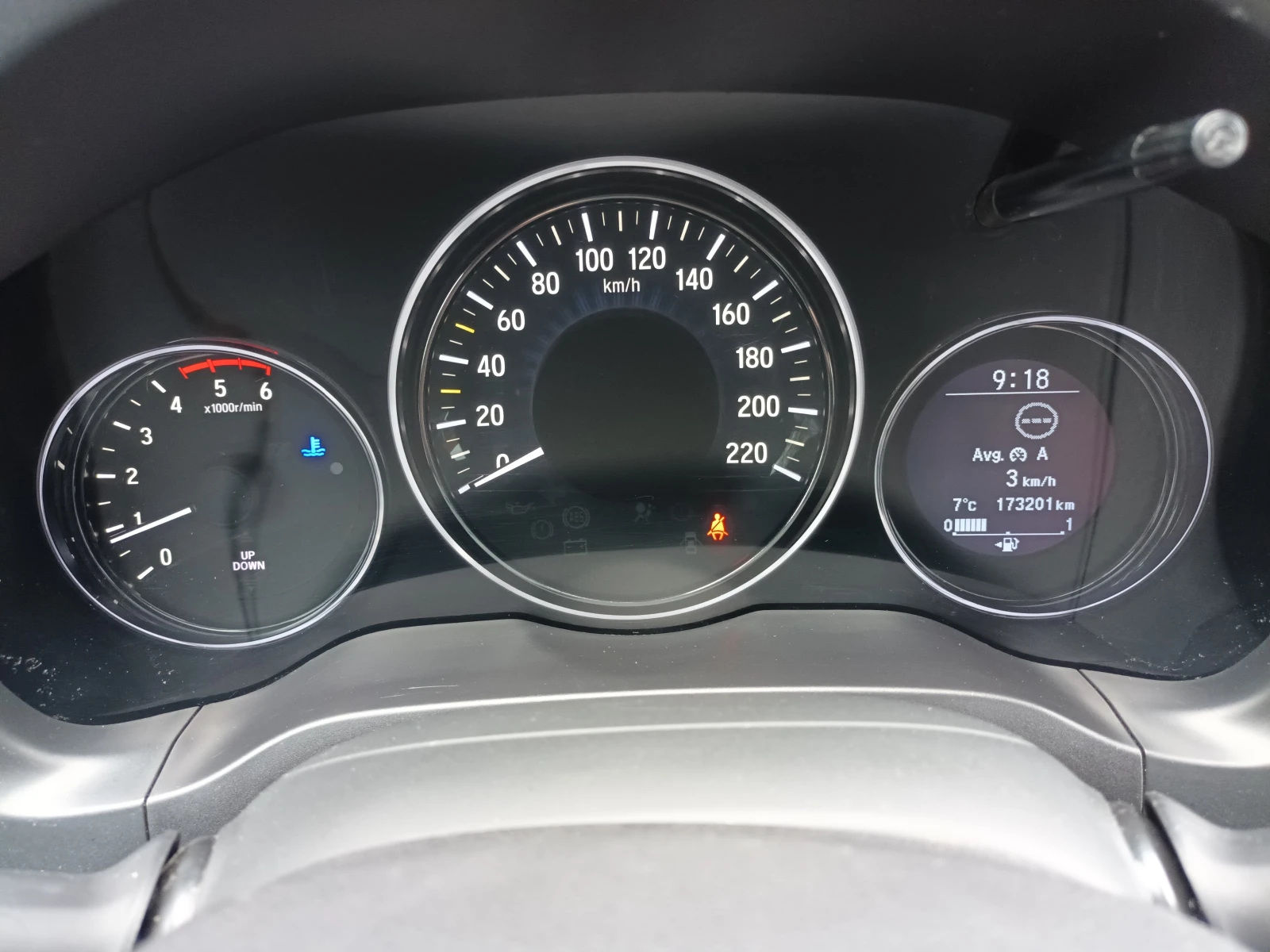 Honda Hr-v 1.6 i-DTEC/NAVI, снимка 13 - Автомобили и джипове - 54038231