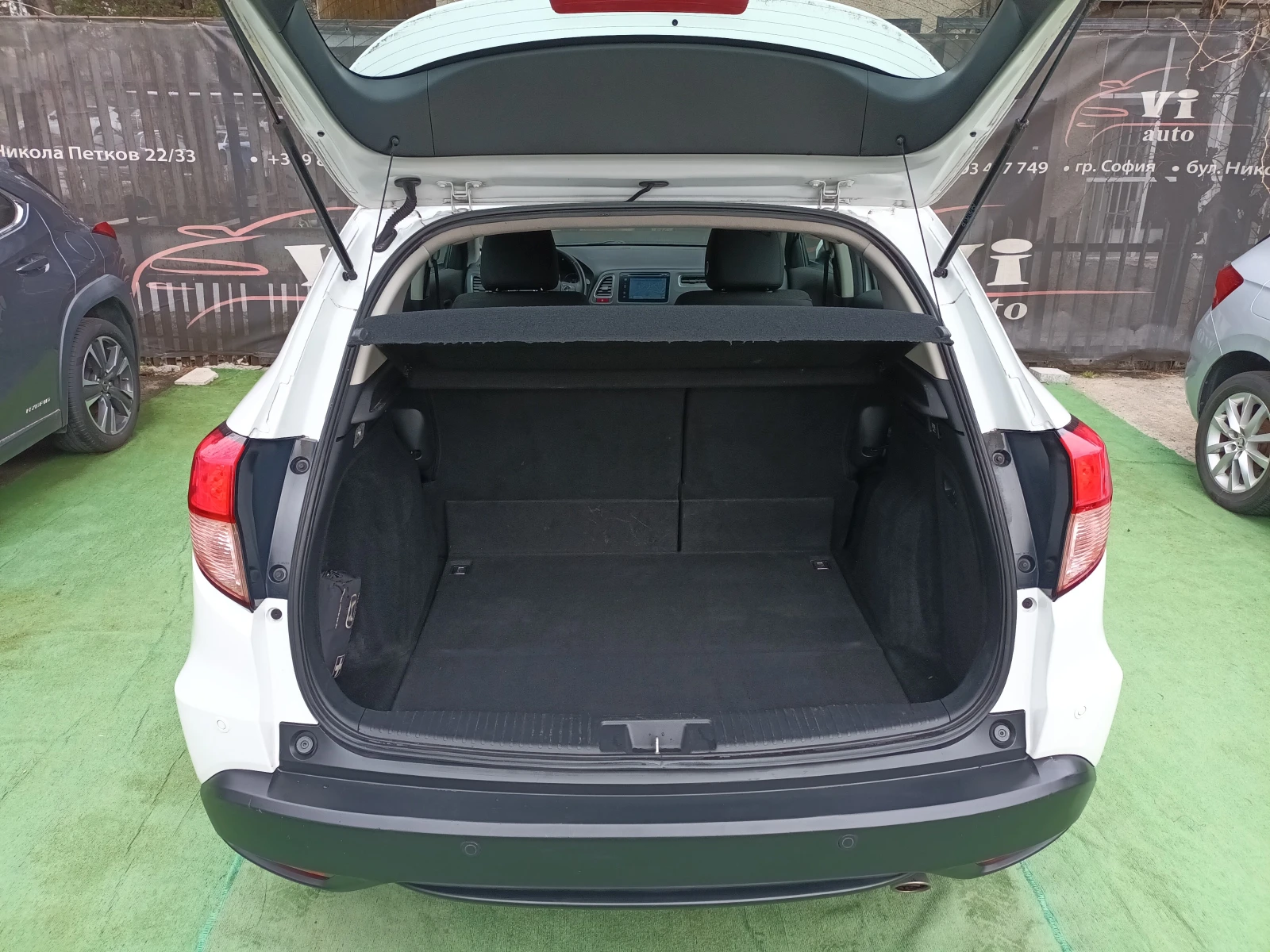 Honda Hr-v 1.6 i-DTEC/NAVI, снимка 16 - Автомобили и джипове - 54038231