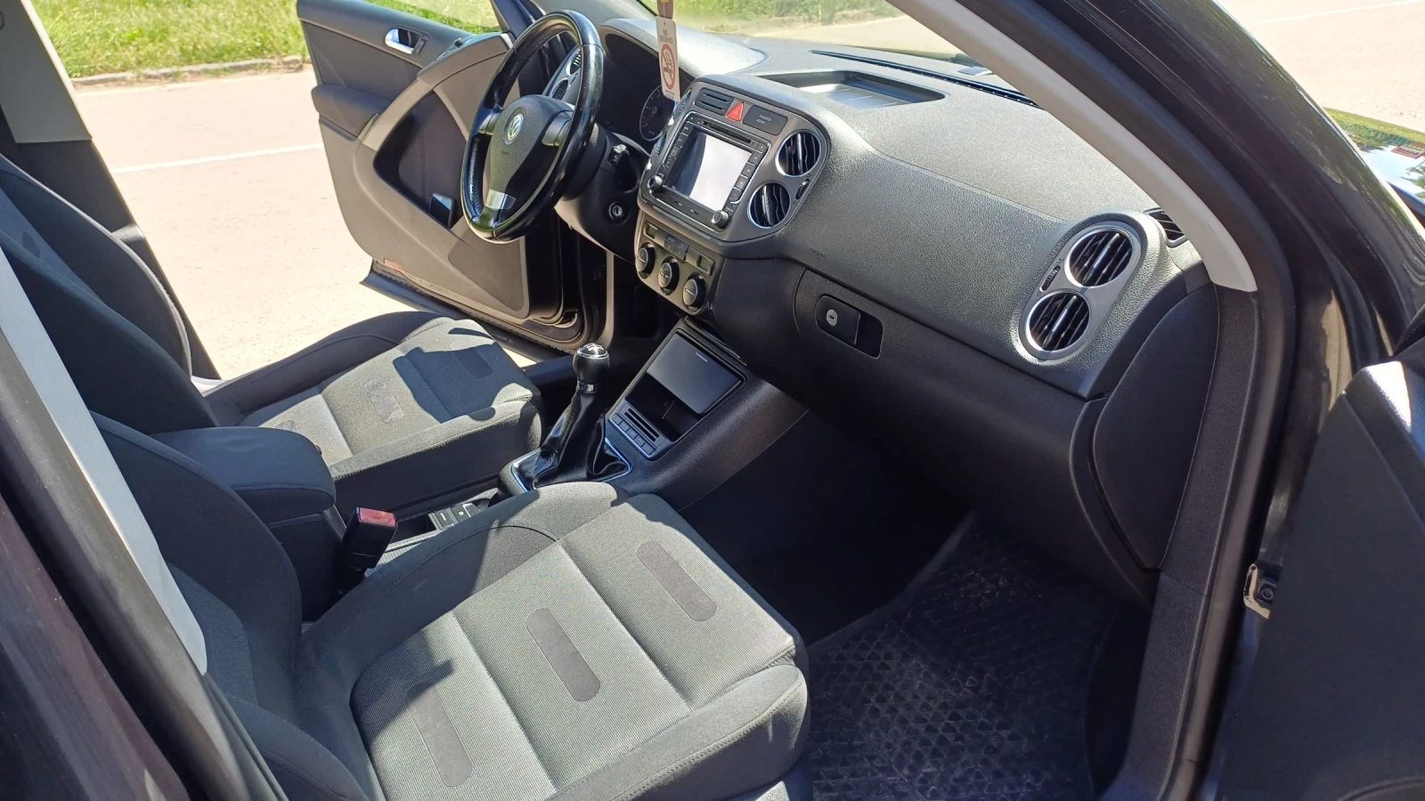 VW Tiguan, снимка 8 - Автомобили и джипове - 54910671