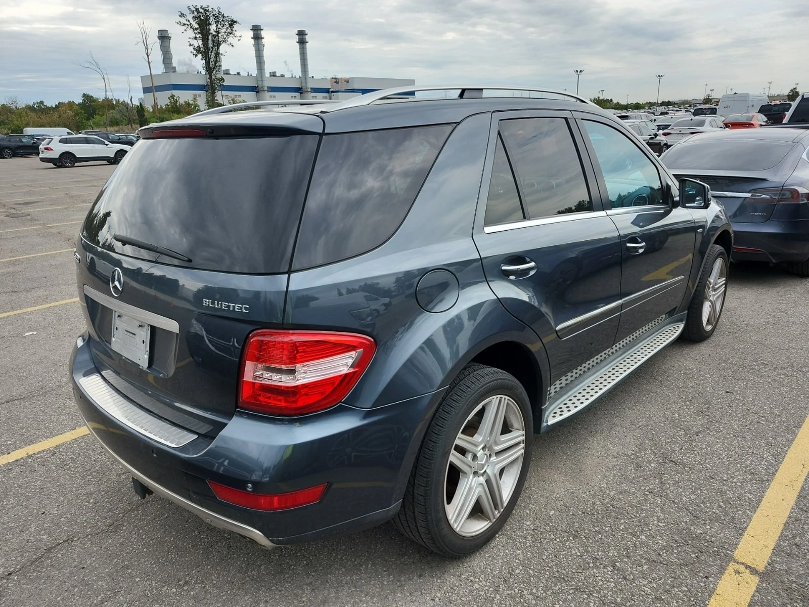 Mercedes-Benz ML 350 D * FACELIFT * CARFAX * , снимка 3 - Автомобили и джипове - 56086917