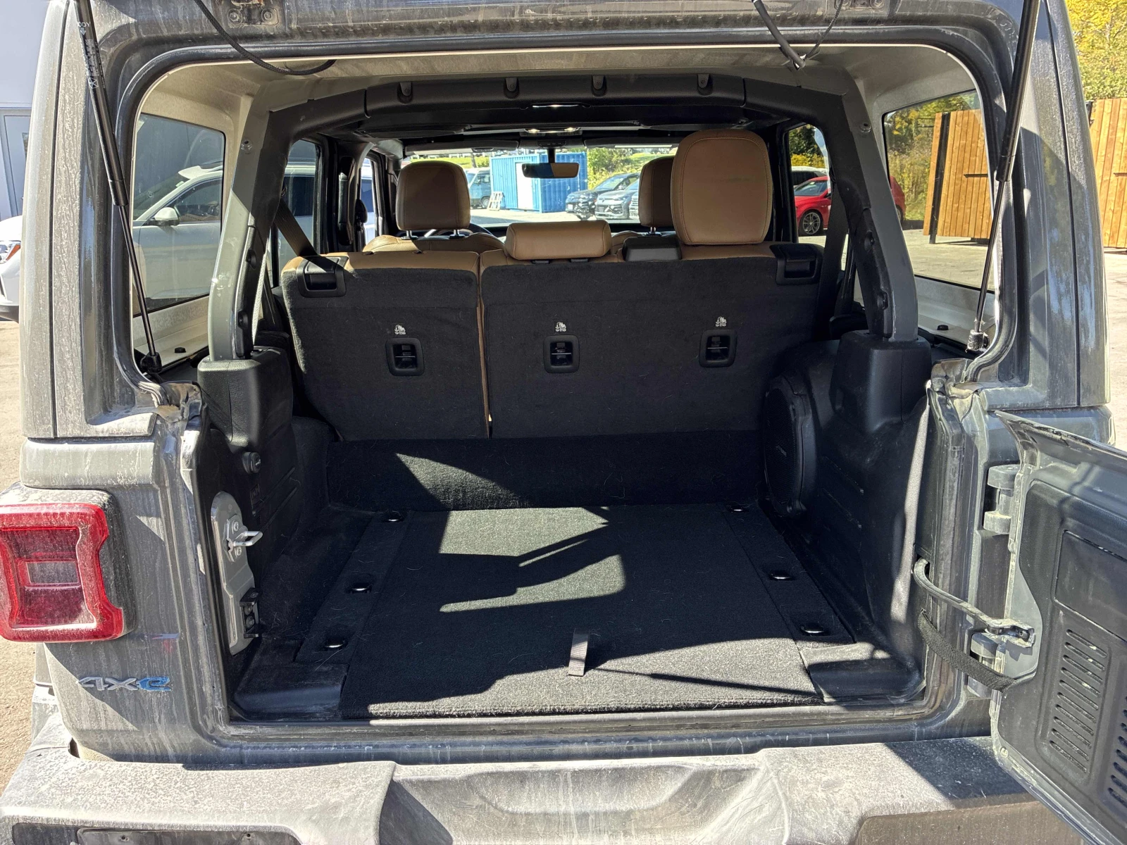 Jeep Wrangler Unlimited Sahara / АВТОКРЕДИТ, снимка 12 - Автомобили и джипове - 56228136