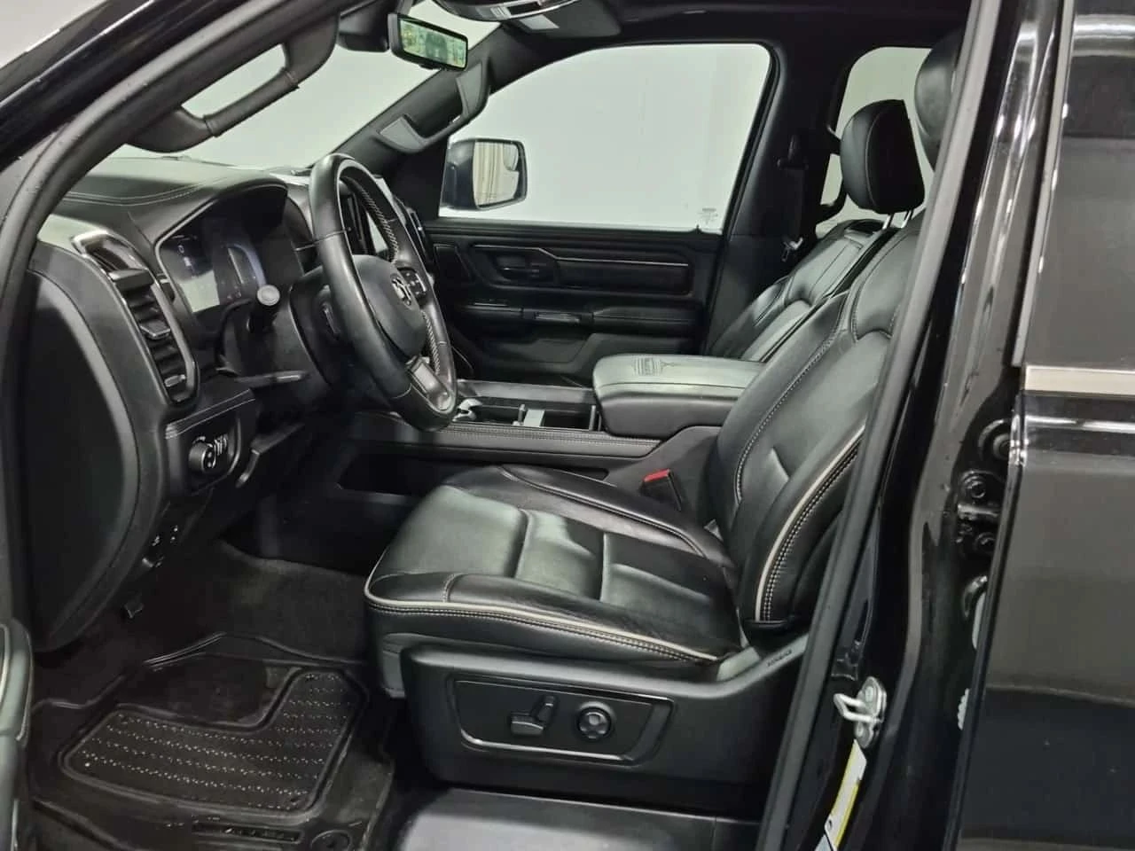 Dodge RAM 1500, снимка 3 - Автомобили и джипове - 56740161