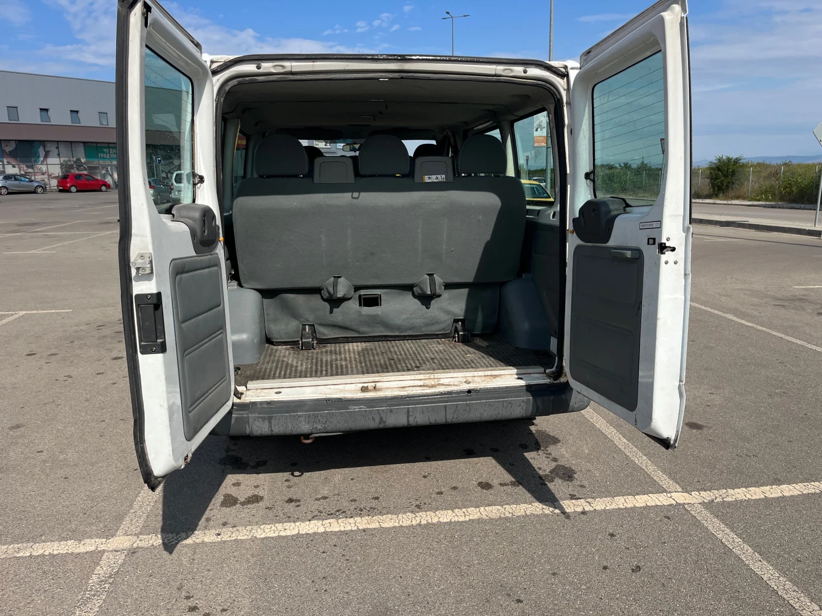 Ford Transit 2.2 TD 85 кс  8+ 1места - изображение 8