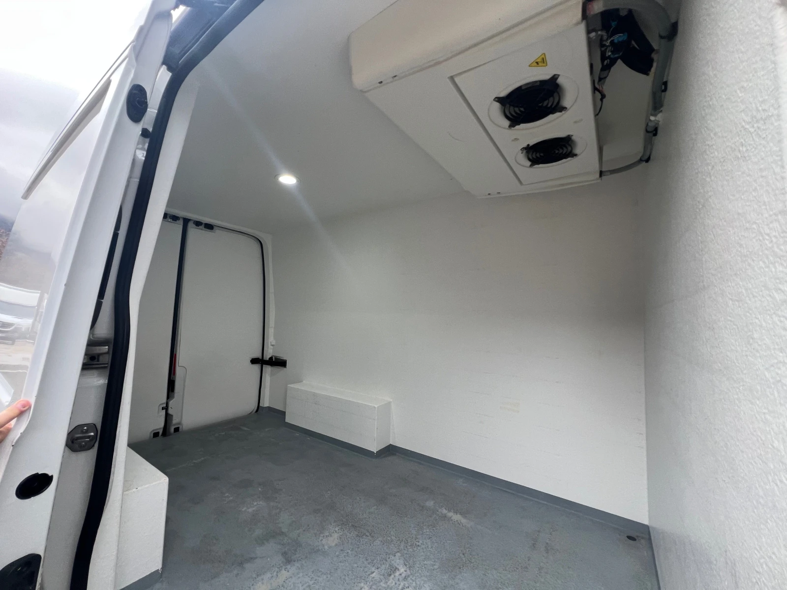 VW Crafter 2.0 TDI , 2021г , Хладилен , Carrier , FULL  - изображение 7