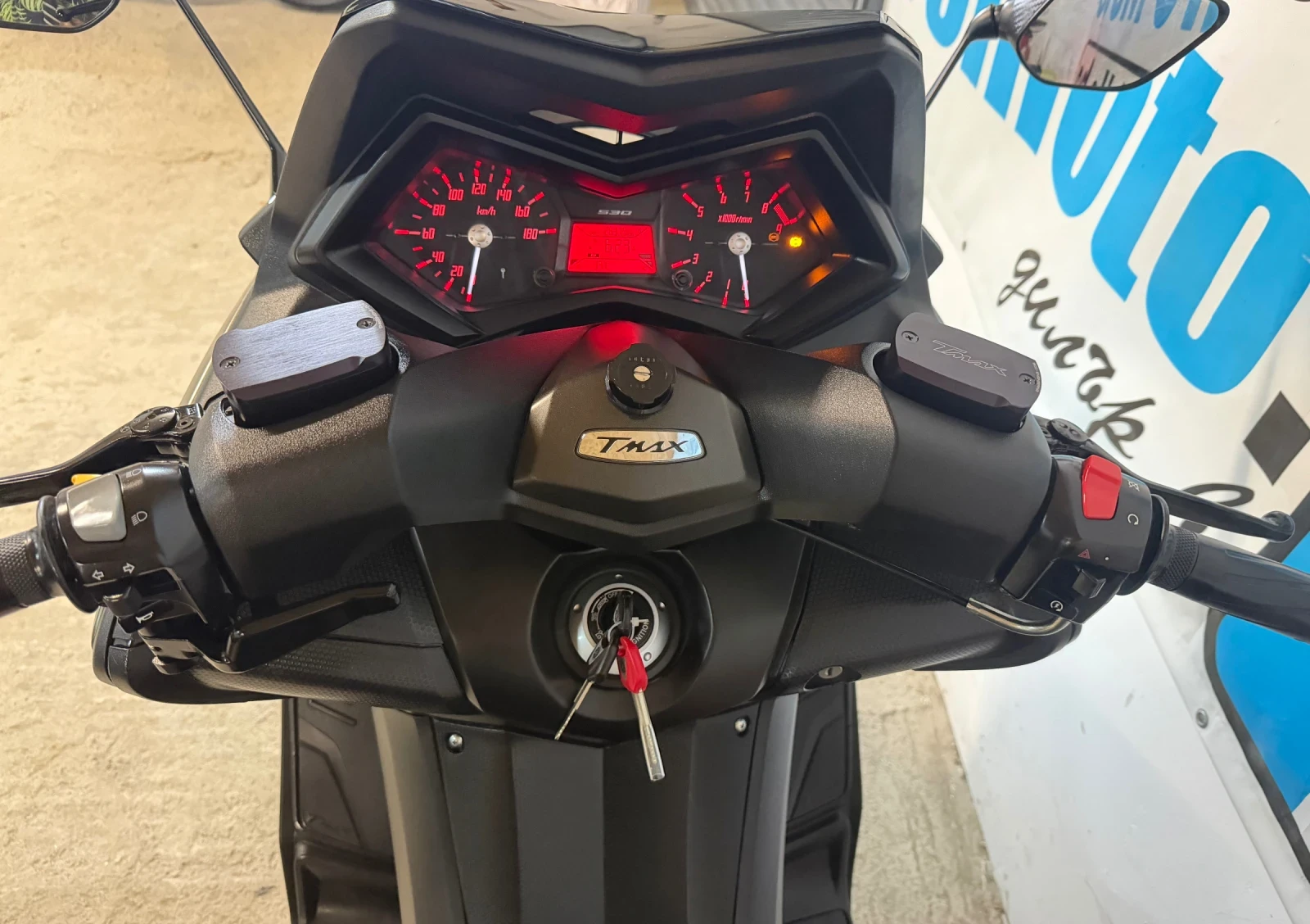 Yamaha T-max 530i ABS LED AKRAPOVIC J COSTA, снимка 12 - Мотоциклети и мототехника - 55754266