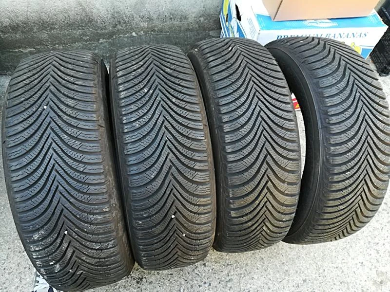 Гуми Зимни 205/60R16, снимка 1 - Гуми и джанти - 22851930