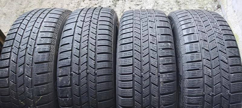 Гуми Зимни 235/55R19, снимка 1 - Гуми и джанти - 35130084