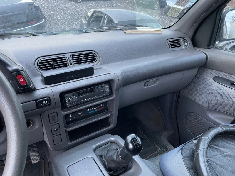 Nissan Serena, снимка 9 - Автомобили и джипове - 45090029