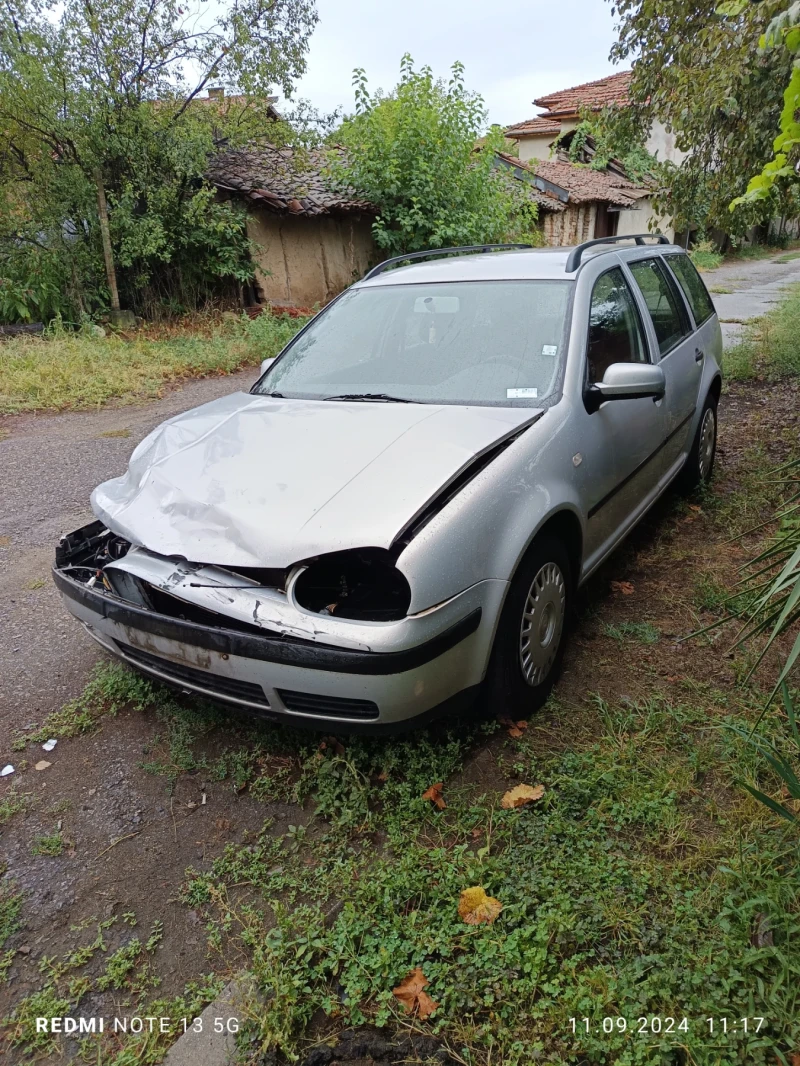 VW Golf 1.6 benzin SR, снимка 4 - Автомобили и джипове - 47263784