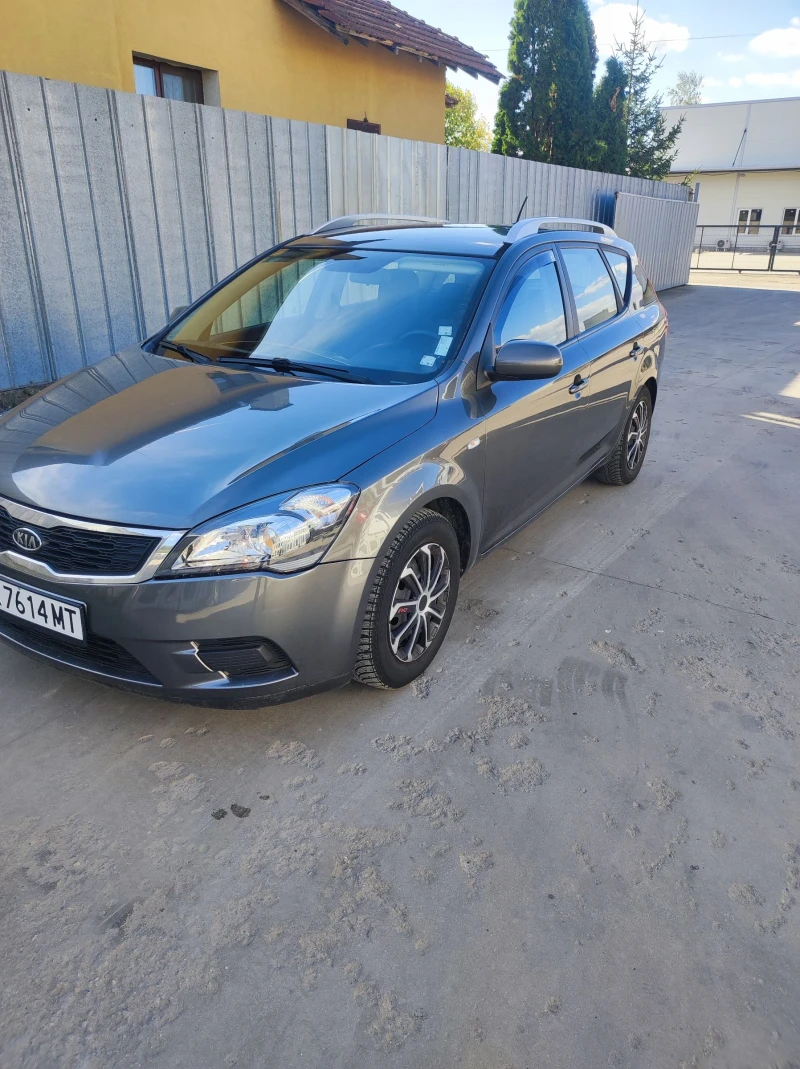 Kia Ceed 1.4, снимка 1 - Автомобили и джипове - 47633771