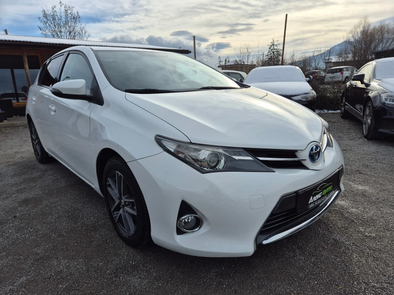 Toyota Auris 1.8-HYBRID 100кс+ 24EV, снимка 6 - Автомобили и джипове - 48075772