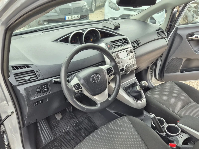 Toyota Corolla verso D4D-2.0-126 к.с KEYLESS GO, снимка 8 - Автомобили и джипове - 49314794