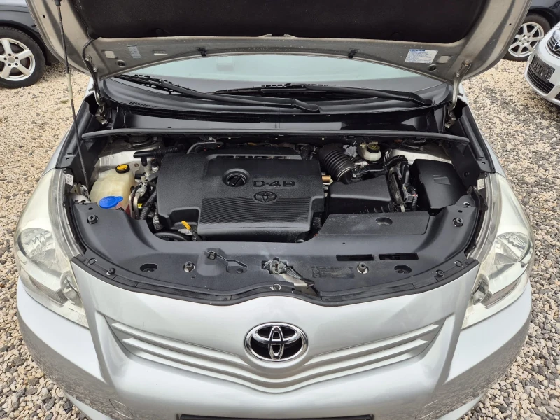 Toyota Corolla verso D4D-2.0-126 к.с KEYLESS GO, снимка 14 - Автомобили и джипове - 49314794