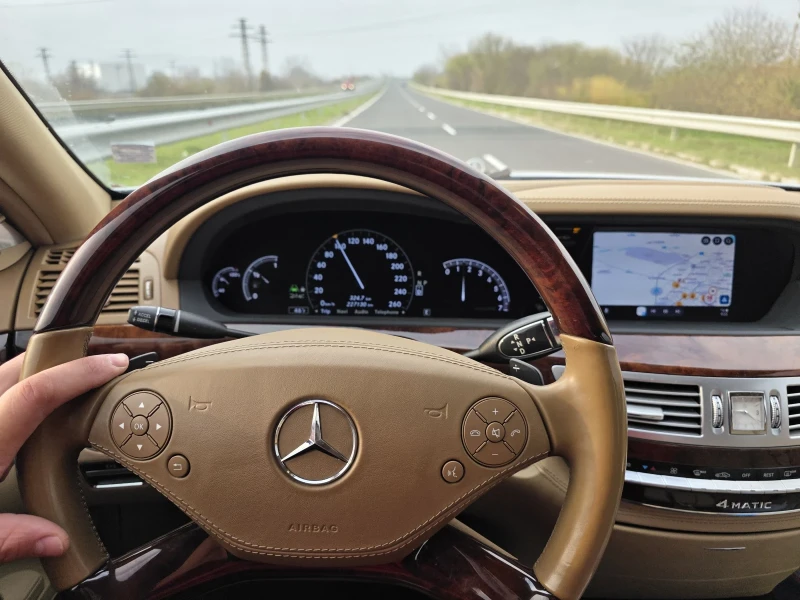 Mercedes-Benz S 550 5.5 AMG / bang & olufsen / 3xTV / Distronic / FULL, снимка 7 - Автомобили и джипове - 52654293