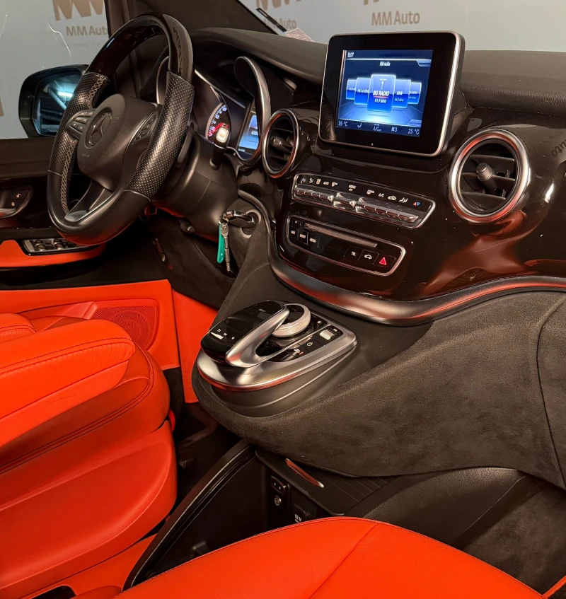 Mercedes-Benz V 300 V250* AMG* Luxury VIP* TV* Playstation* Alpine, снимка 8 - Автомобили и джипове - 53187319