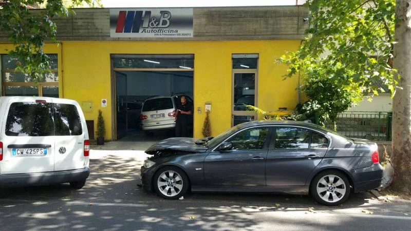 BMW 330 330d, снимка 1 - Автомобили и джипове - 45090024