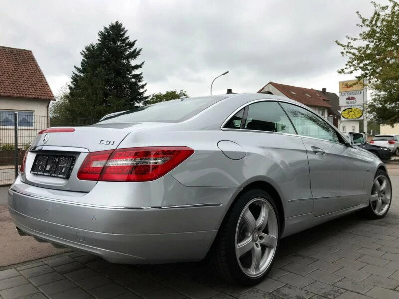 Mercedes-Benz E 250 АМГ Пакет, снимка 3 - Автомобили и джипове - 47090479