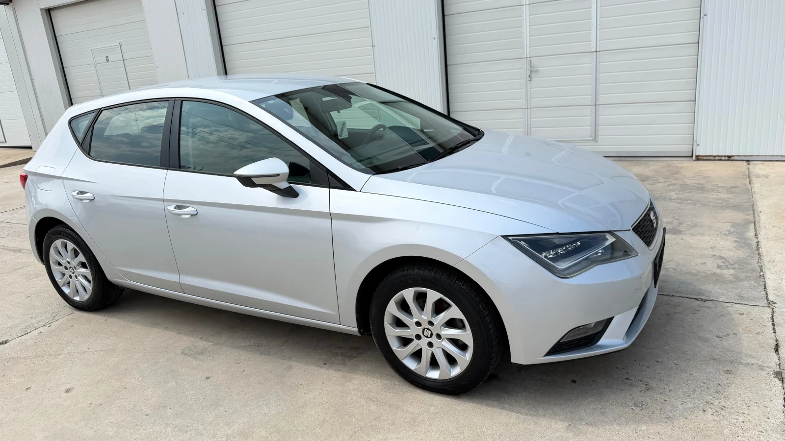 Seat Leon 1.6tdi 105k.c * Navi* Full LED* UNIKAT* , снимка 13 - Автомобили и джипове - 45769019