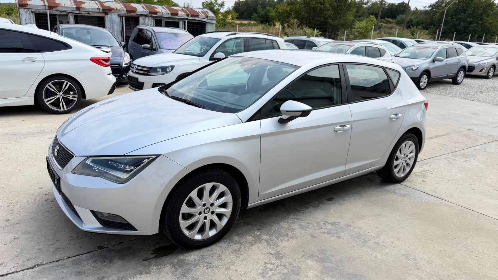 Seat Leon 1.6tdi 105k.c * Navi* Full LED* UNIKAT* , снимка 3 - Автомобили и джипове - 45769019