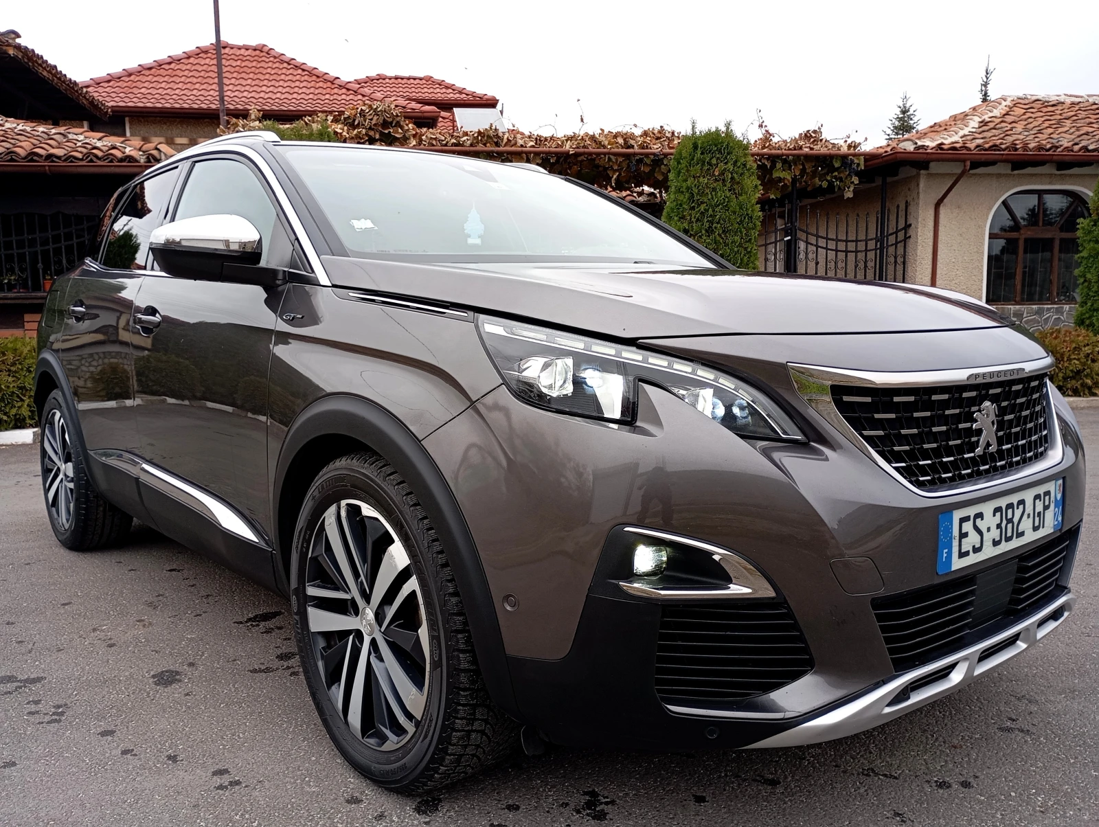 Peugeot 3008 2.0* GT * LED* CAM* DISTRON* PANORAMIC  - [1] 