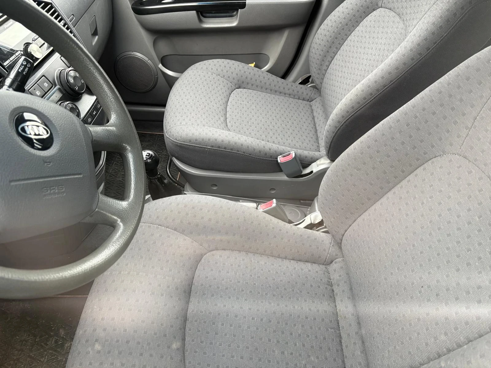 Kia Carens 2.0 CRDI 116 - изображение 7