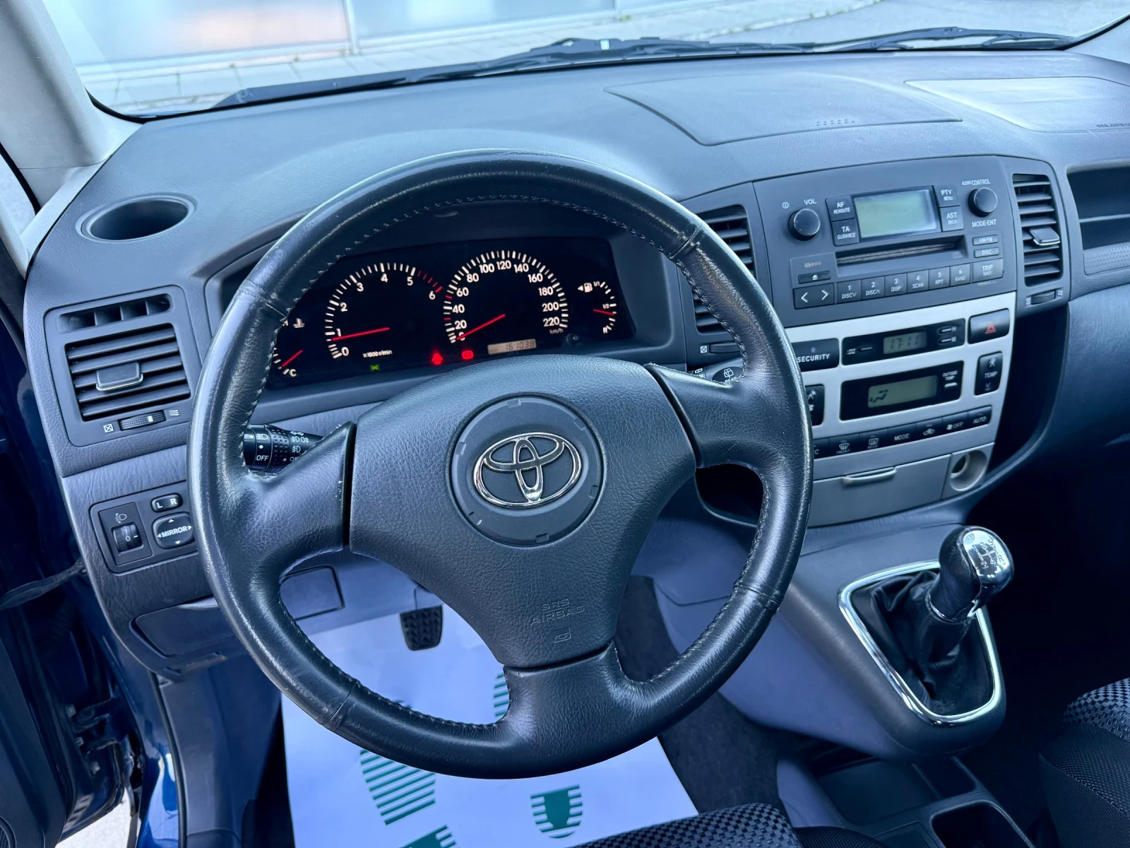 Toyota Corolla verso 2.0 D-4D - изображение 8