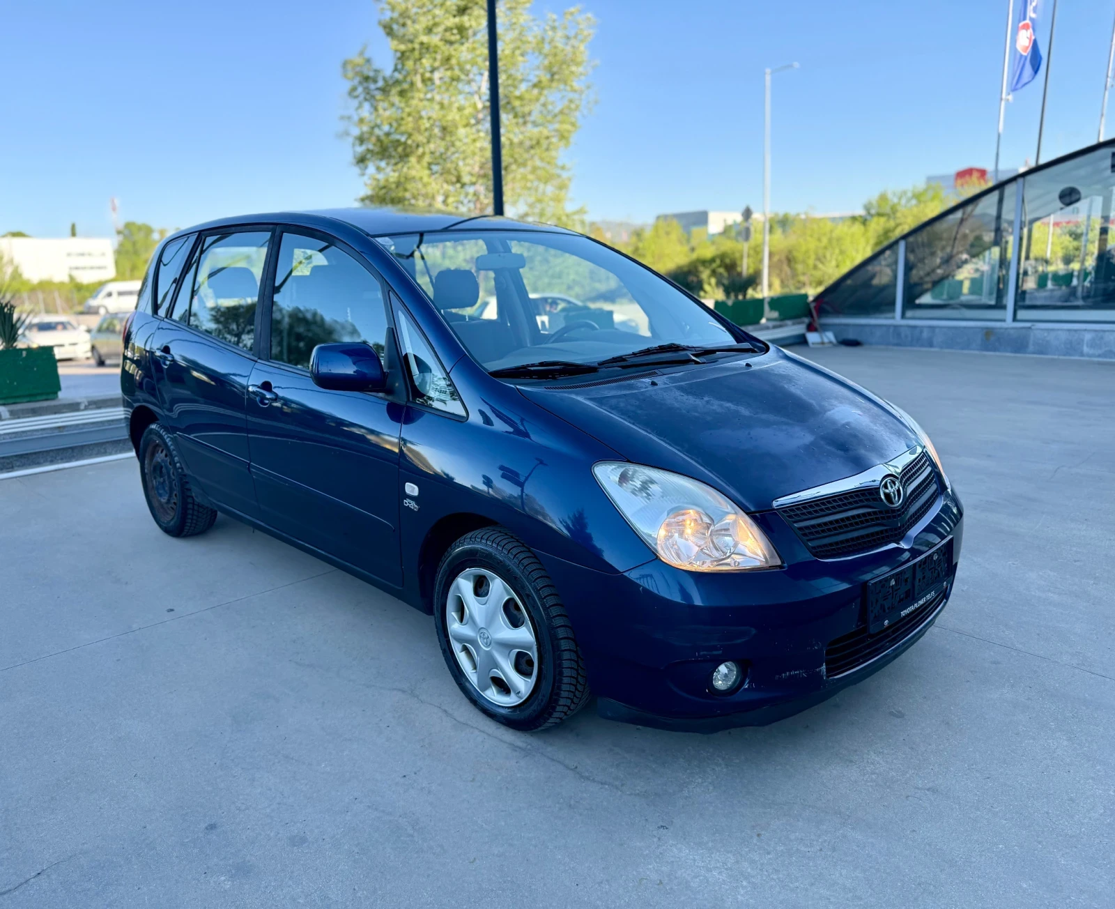 Toyota Corolla verso 2.0 D-4D - изображение 3