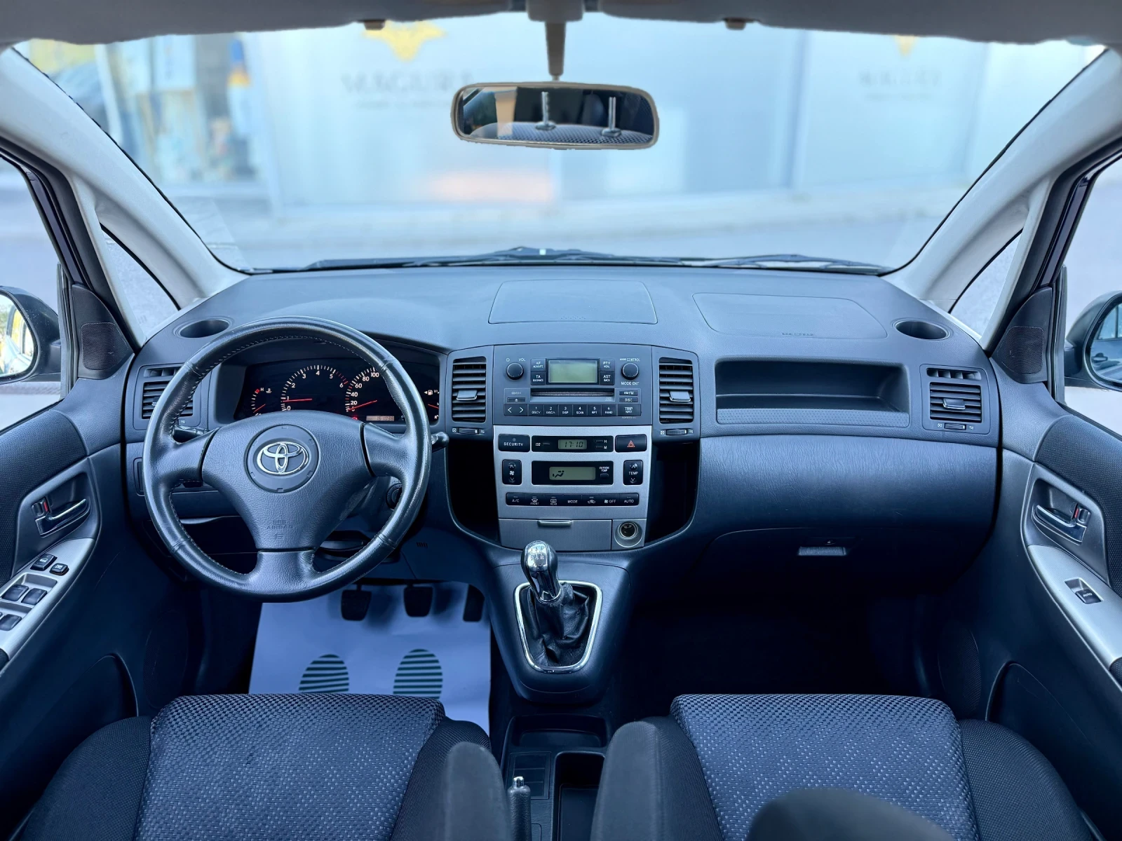 Toyota Corolla verso 2.0 D-4D - изображение 9