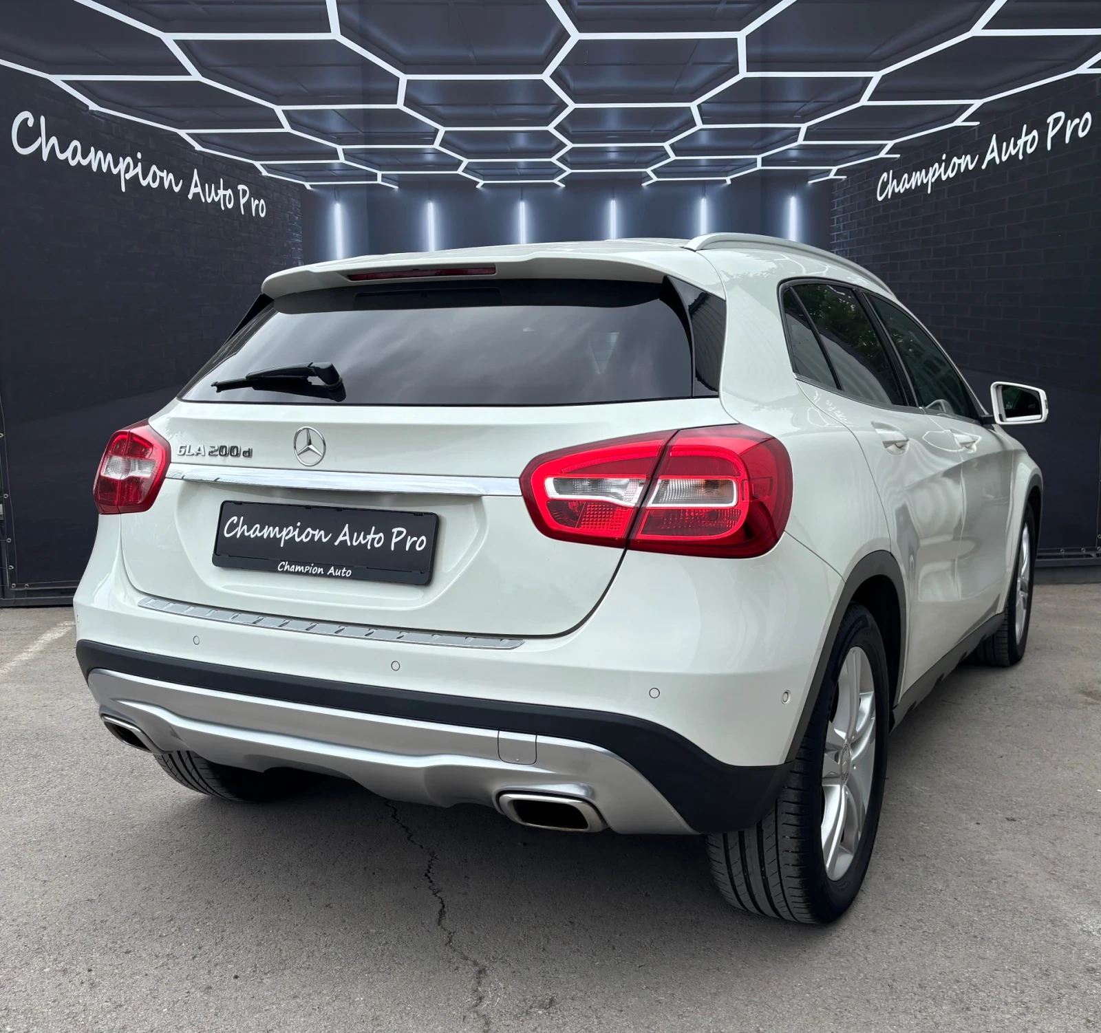 Mercedes-Benz GLA 200 2.0 CDI - изображение 6