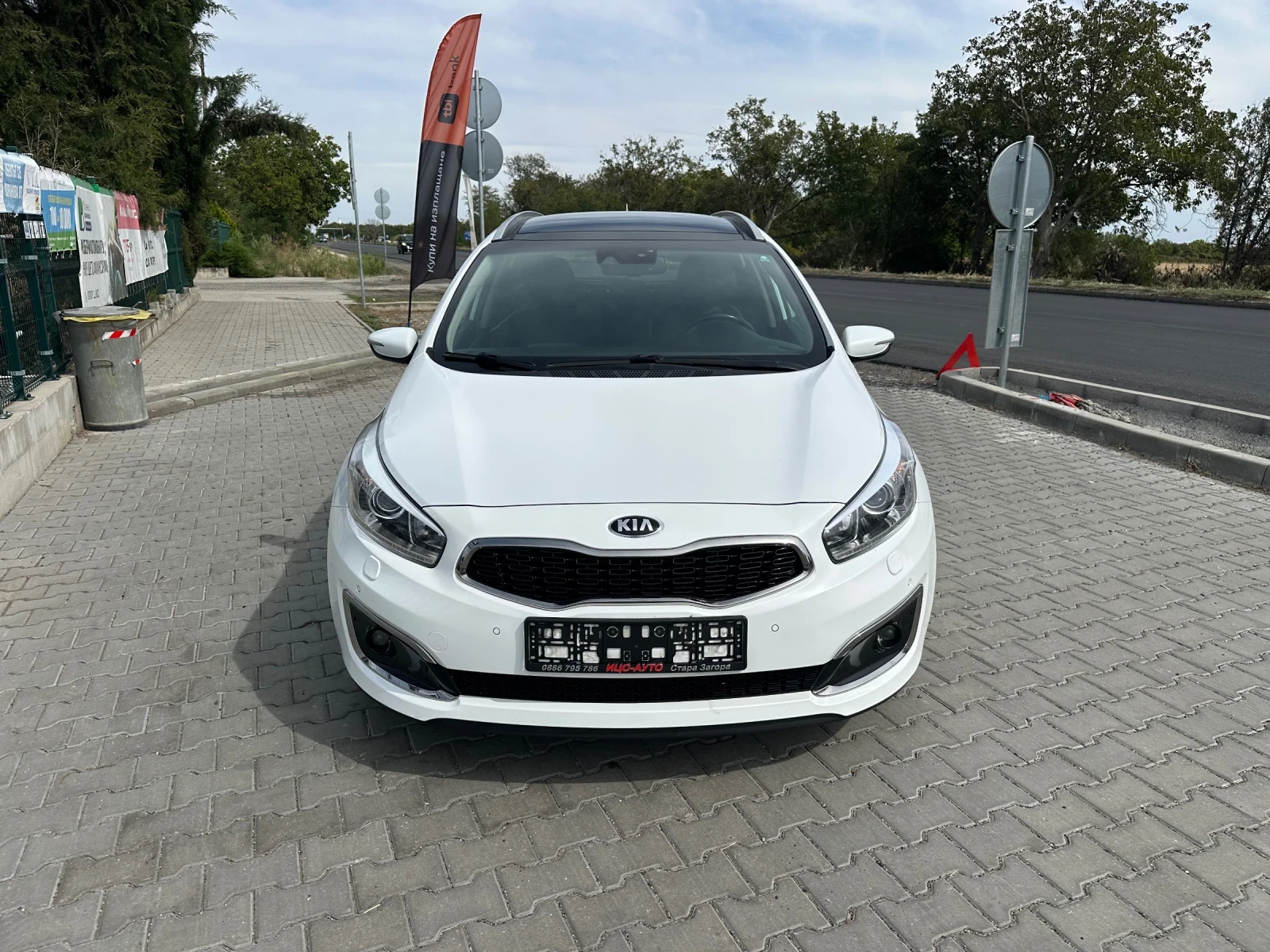 Kia Ceed 1.6cdi 136к.с Автомат Панорама GT line  - изображение 8