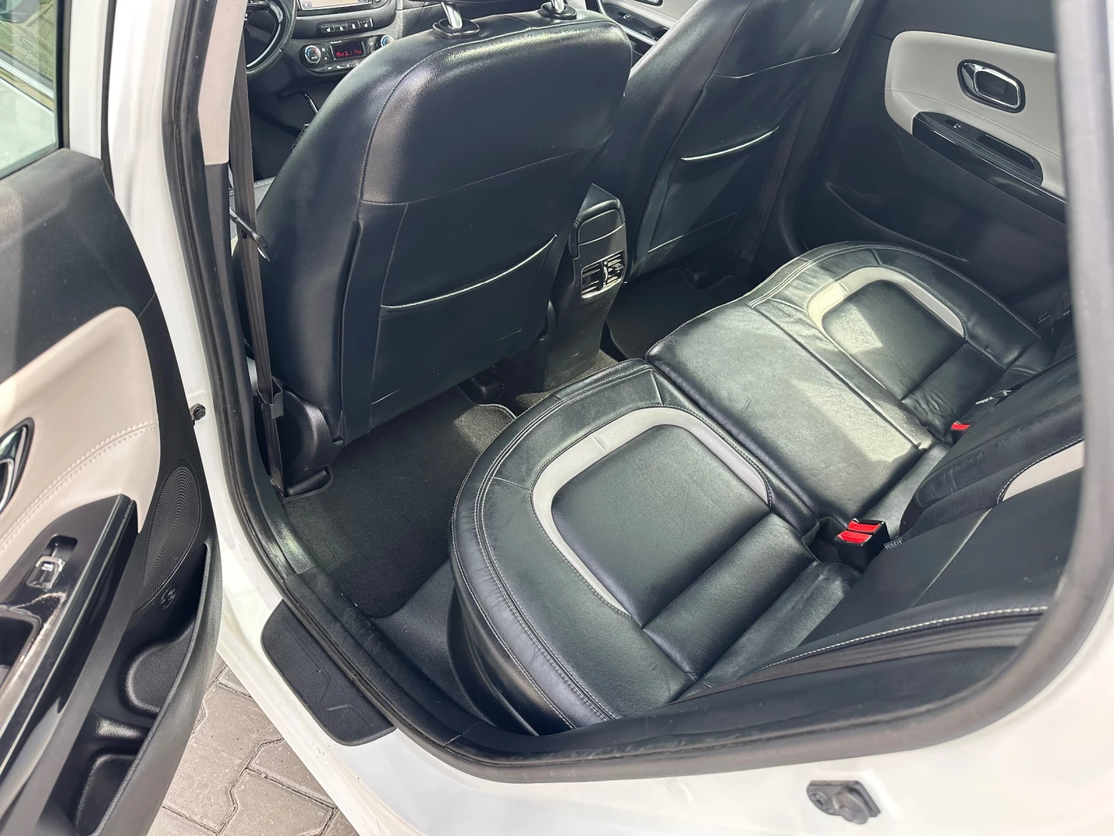 Kia Ceed 1.6cdi 136к.с Автомат Панорама GT line  - изображение 10