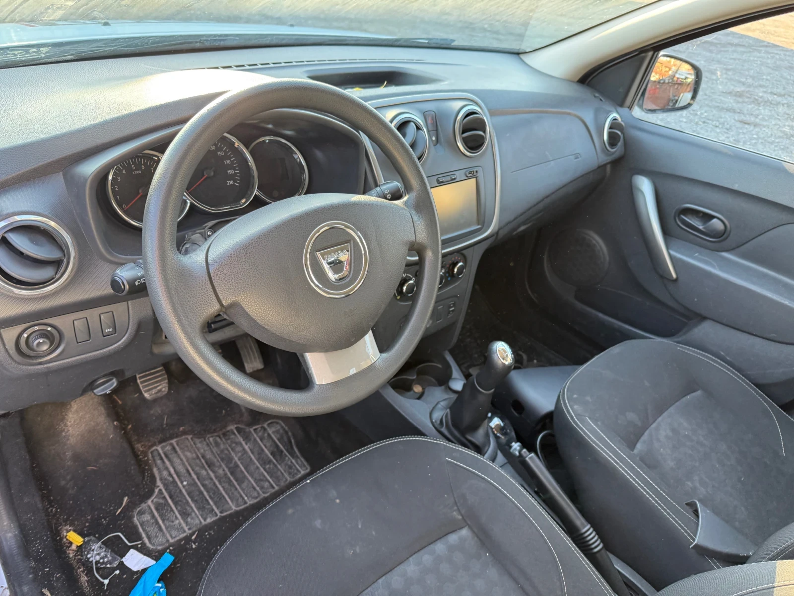 Dacia Logan 1.5 dci MCV - изображение 4