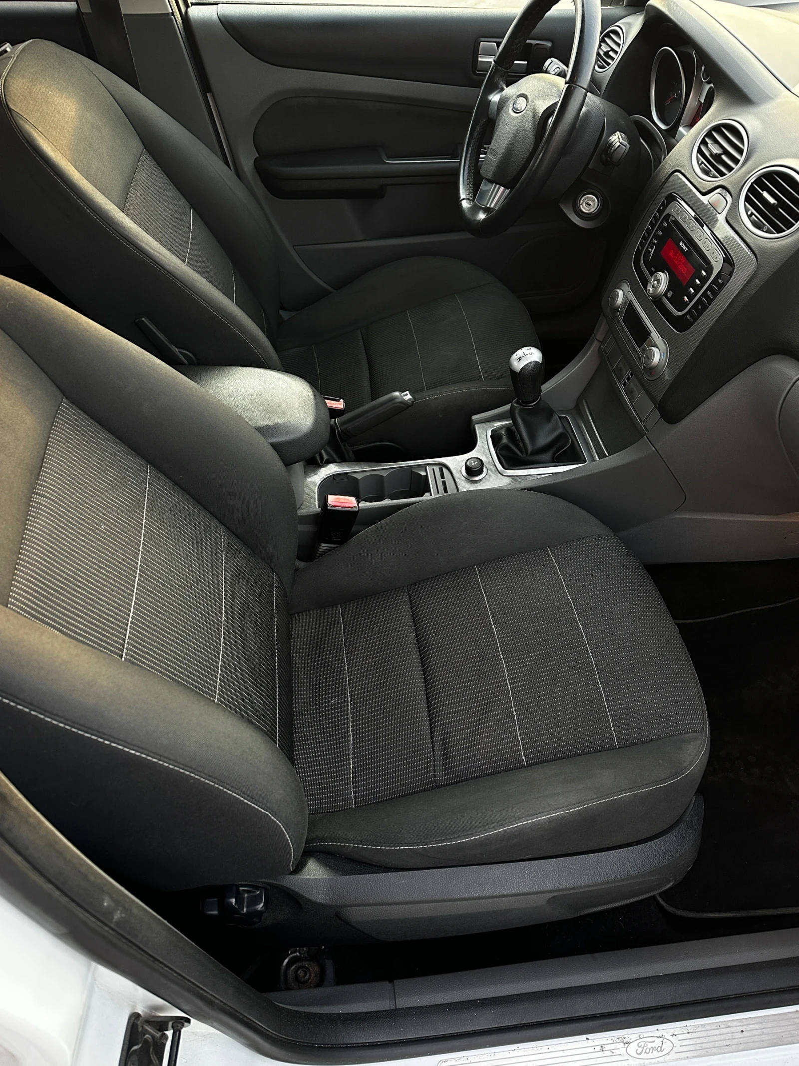 Ford Focus 1.6 TDCI Климатроник - изображение 7