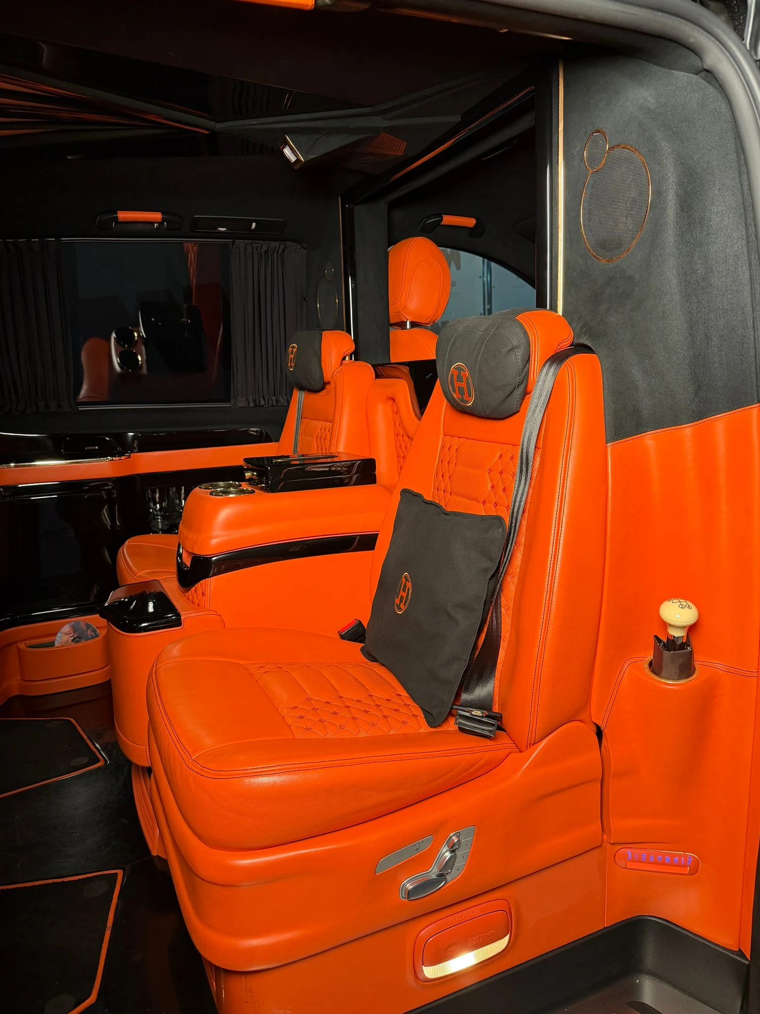 Mercedes-Benz V 300 V250* AMG* Luxury VIP* TV* Playstation* Alpine - изображение 10