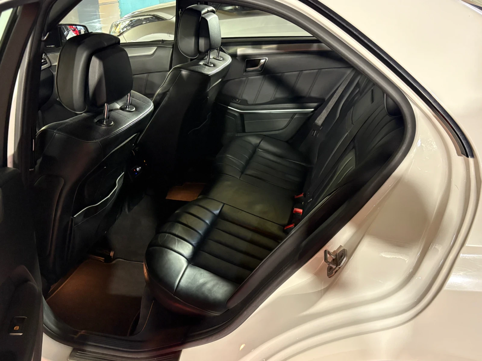 Mercedes-Benz E 350 Edition E, снимка 14 - Автомобили и джипове - 53899468