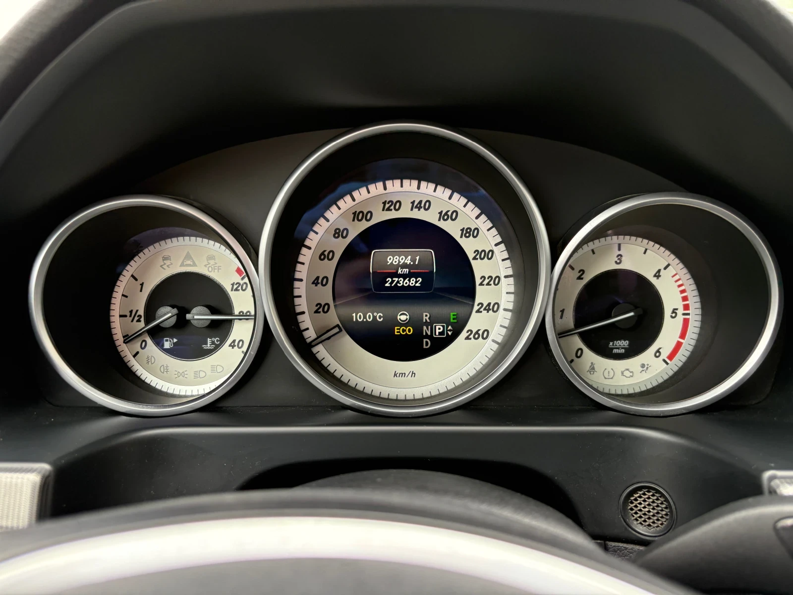 Mercedes-Benz E 350 Edition E, снимка 10 - Автомобили и джипове - 53899468