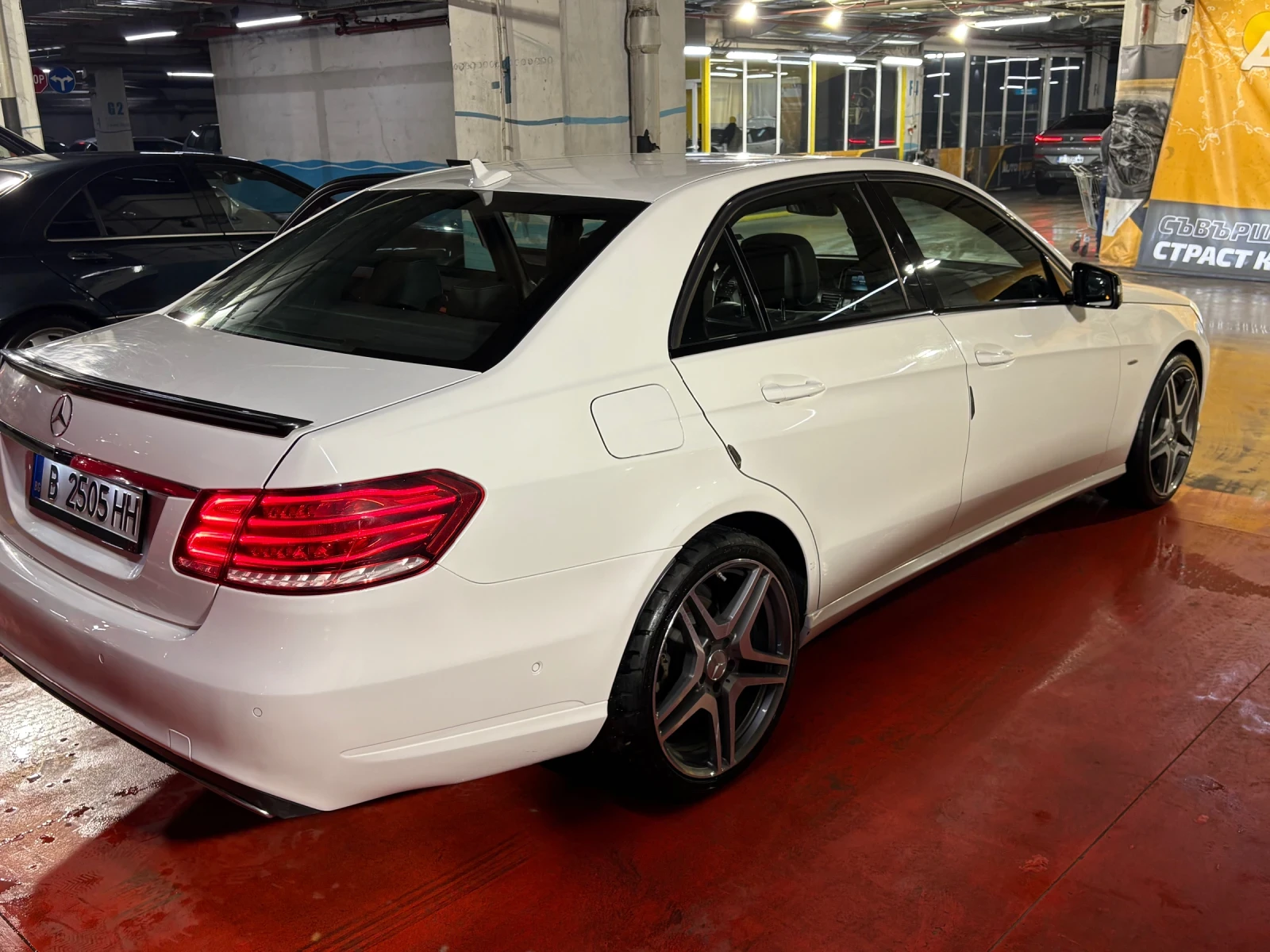 Mercedes-Benz E 350 Edition E, снимка 12 - Автомобили и джипове - 53899468