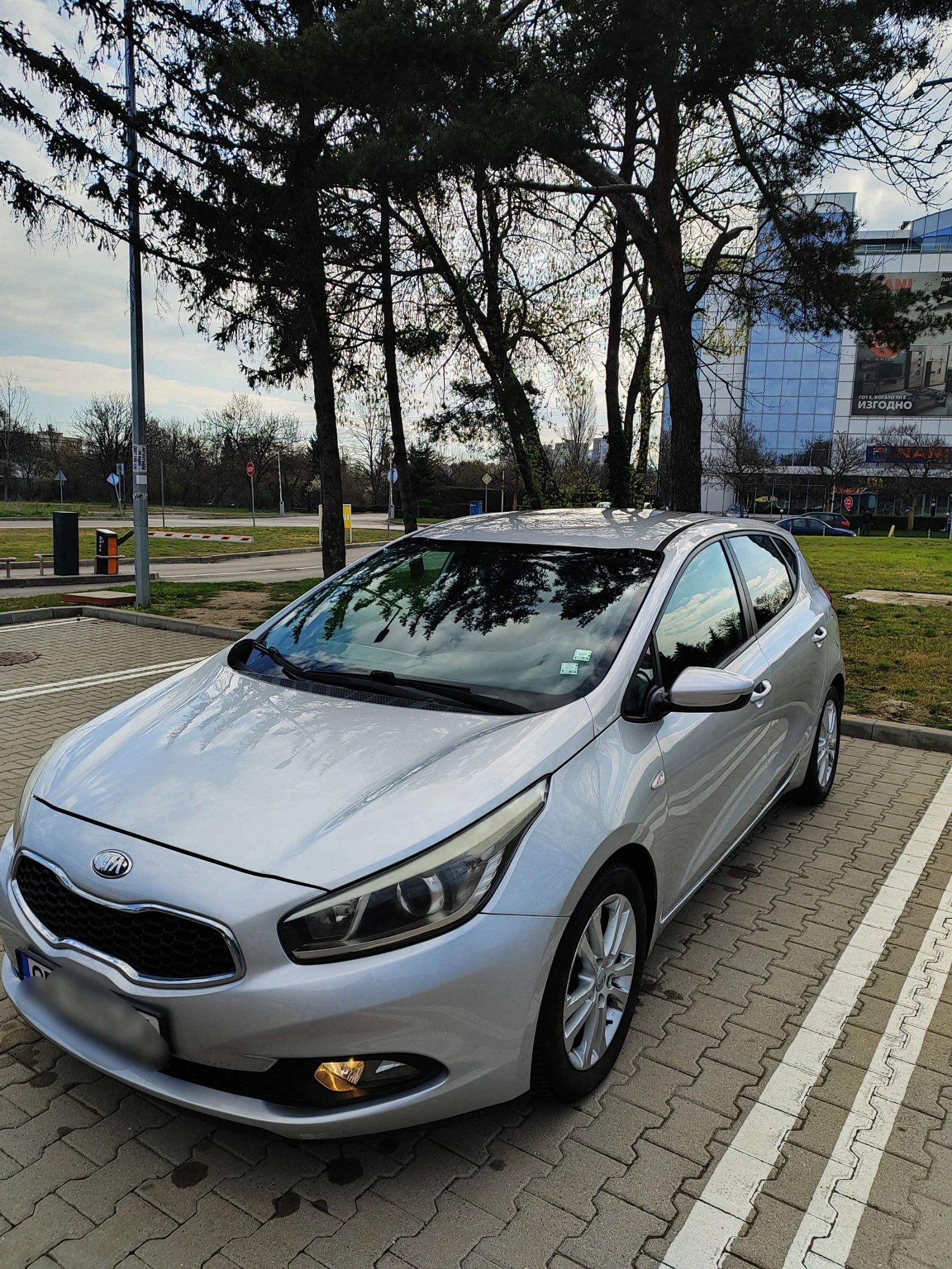 Kia Ceed 1.4 CRDi, снимка 10 - Автомобили и джипове - 54236420