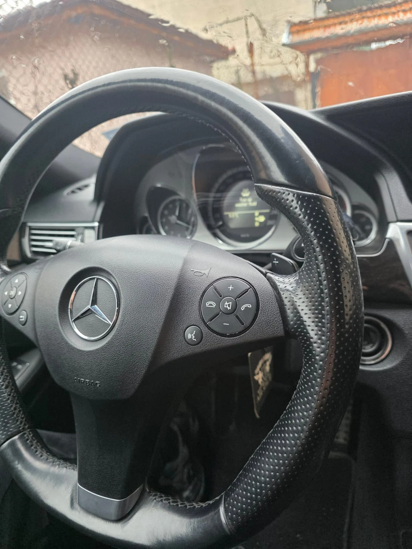 Mercedes-Benz E 350, снимка 17 - Автомобили и джипове - 54286225