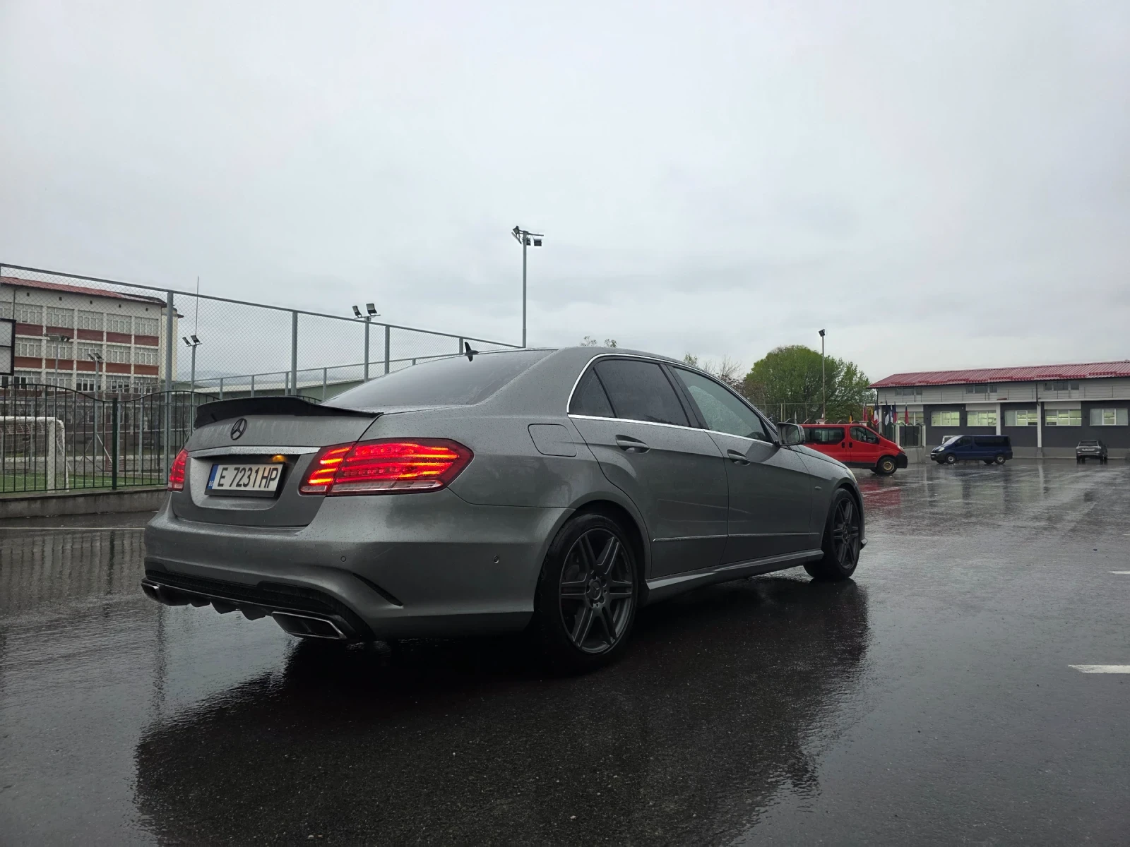 Mercedes-Benz E 350, снимка 5 - Автомобили и джипове - 54286225