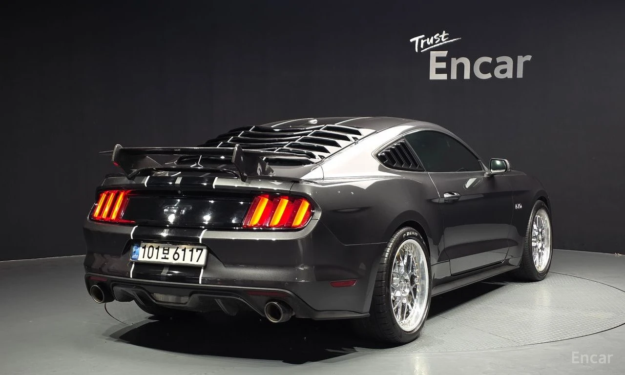 Ford Mustang 5.0* GT* SHAKER* ОБДУХВАНЕ* LANE* ASSIST* МЪРТВА* , снимка 2 - Автомобили и джипове - 54683567