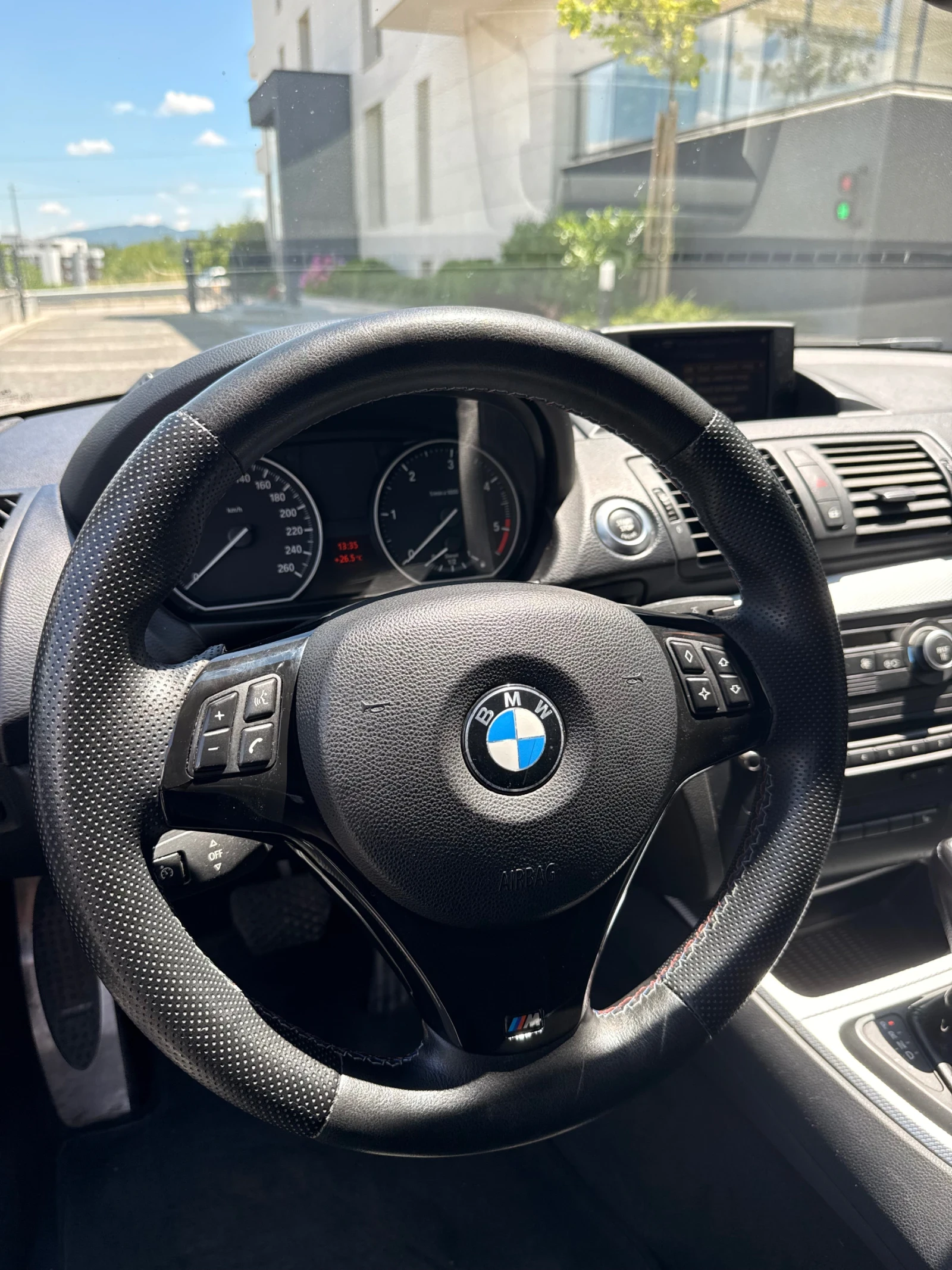 BMW 120 M Sport Packet / Automatic, снимка 8 - Автомобили и джипове - 55684124