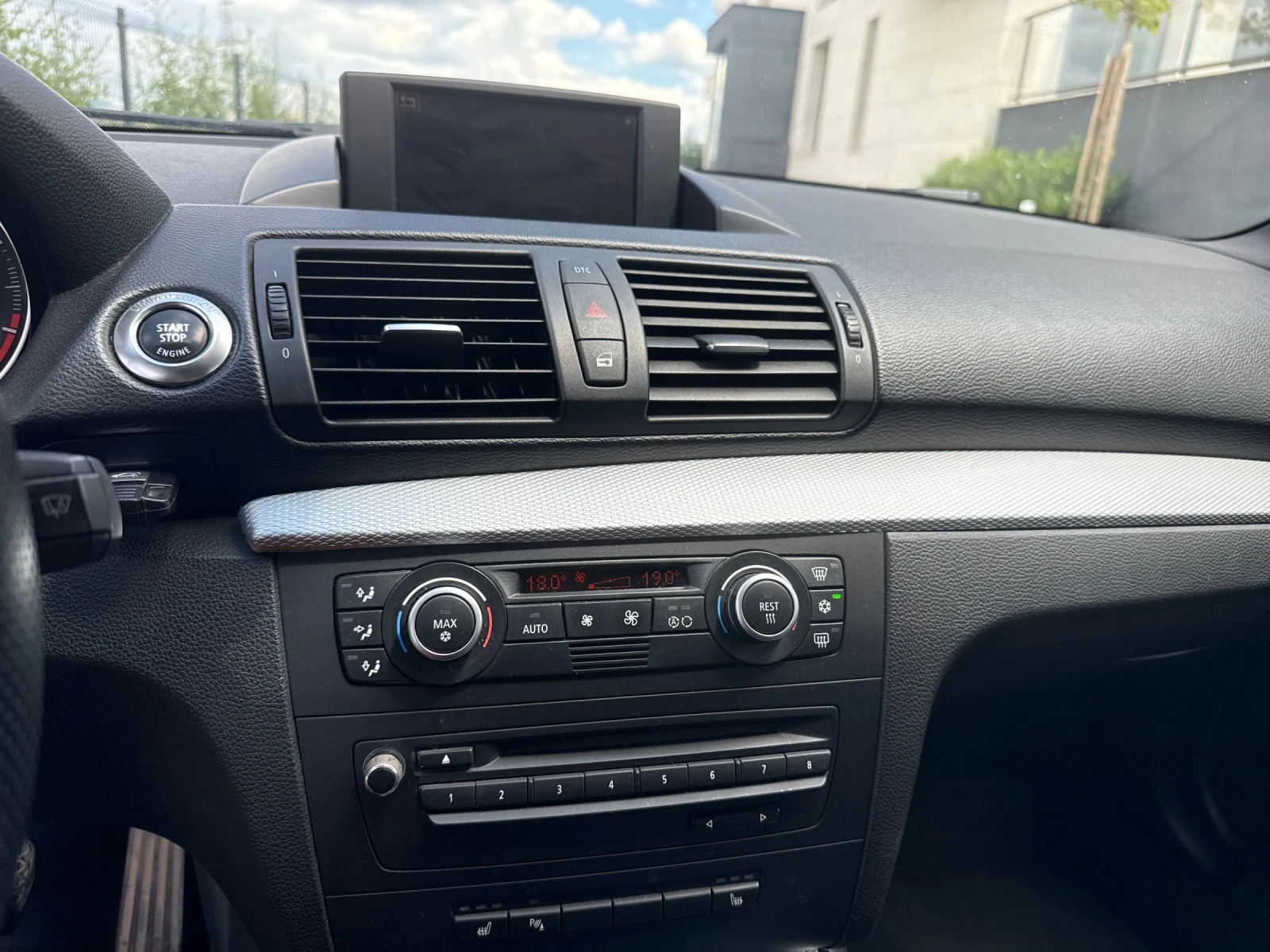 BMW 120 M Sport Packet / Automatic, снимка 12 - Автомобили и джипове - 55684124
