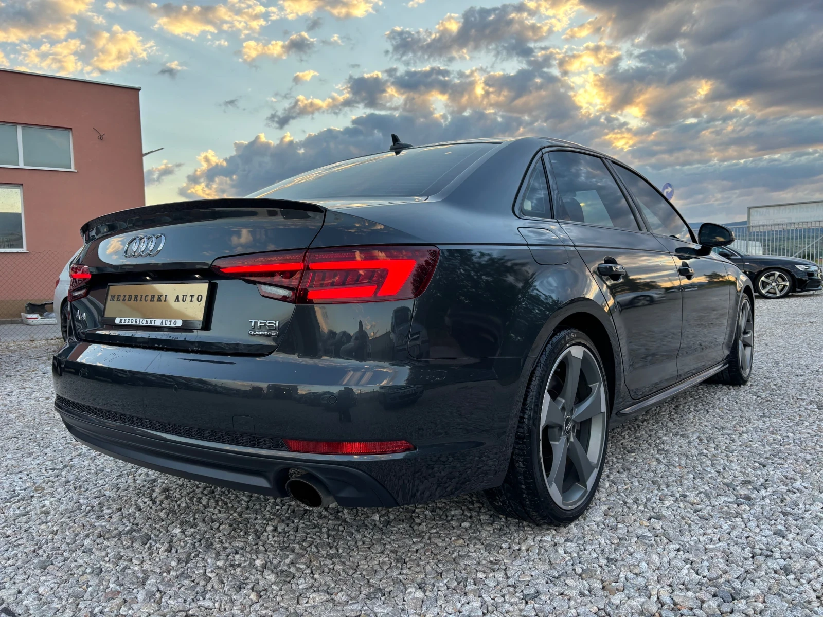 Audi A4 2.0TFSI, снимка 3 - Автомобили и джипове - 56185706