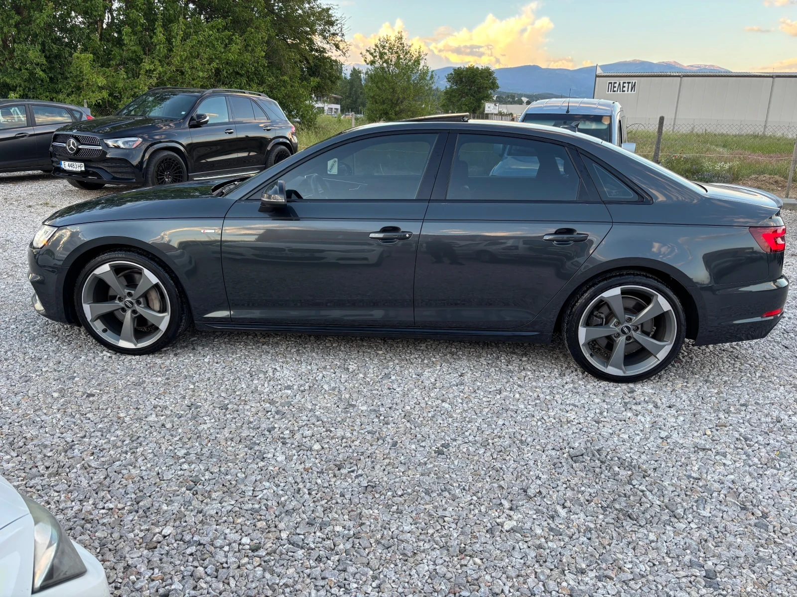 Audi A4 2.0TFSI, снимка 5 - Автомобили и джипове - 56185706